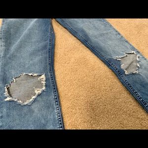 •Free People• Busted Knee Skinny Jeans